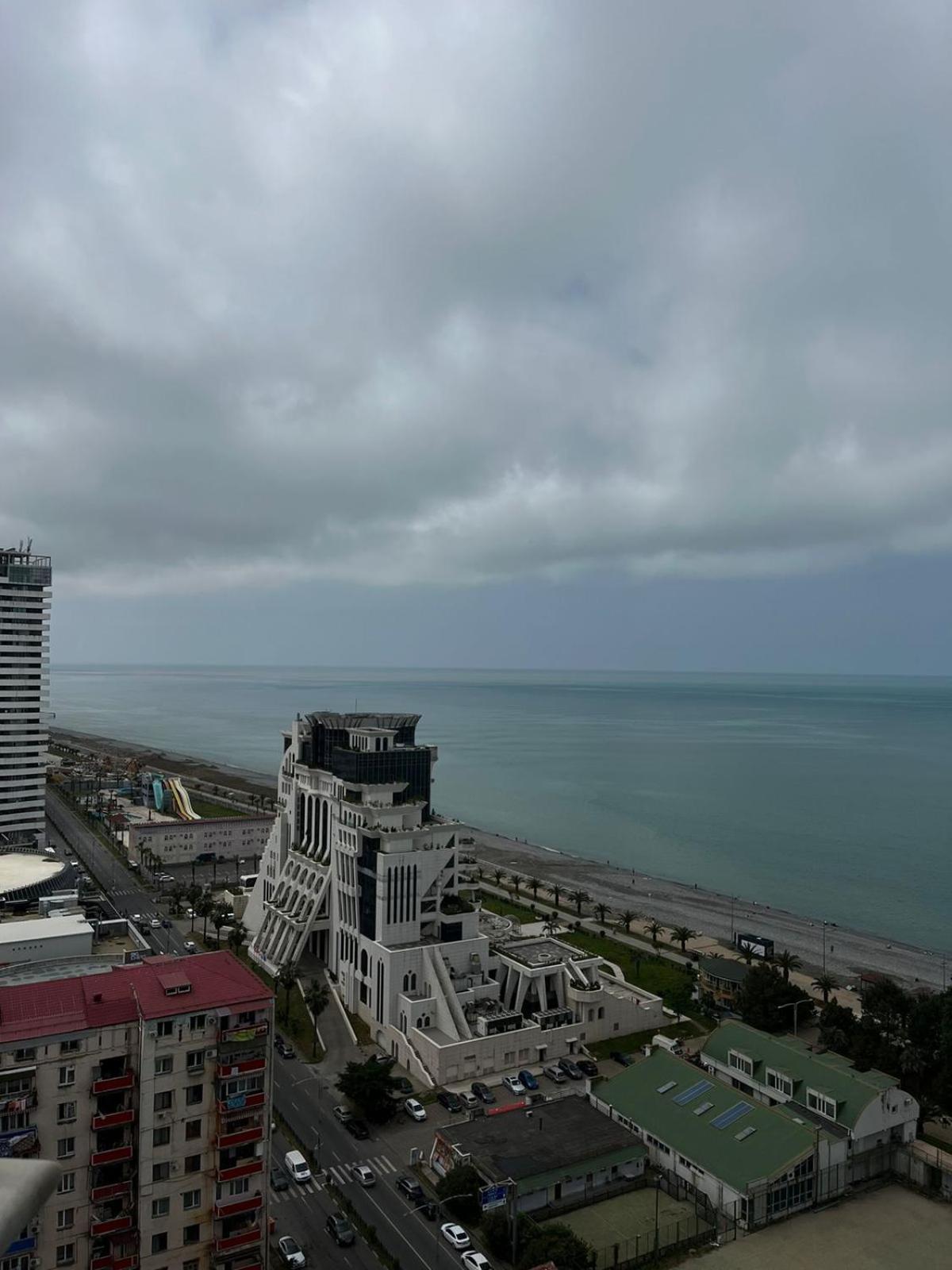 Holiday Premium Apartments Batumi Exterior foto
