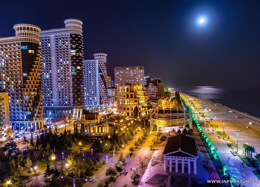 Holiday Premium Apartments Batumi Exterior foto